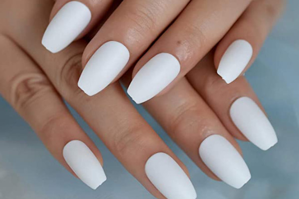 How to keep white nail polish white